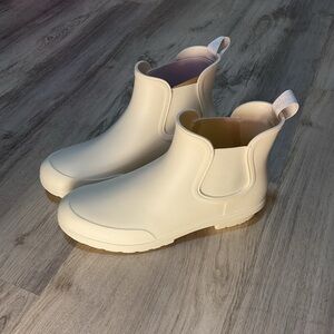 PLANONE: SHORT RAIN BOOTS